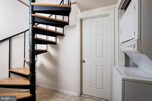 2212 Fairmount Ave, Philadelphia, PA 19130 - Photo 9