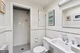 2420 Pine St, Philadelphia, PA 19103 - Photo 25