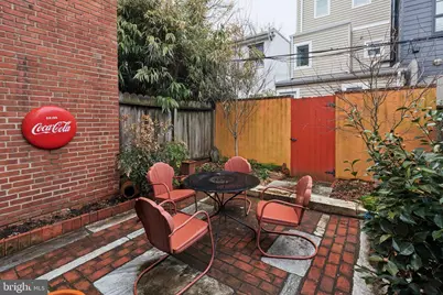 2420 Pine Street, Philadelphia, PA 19103 - Photo 9