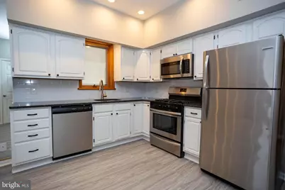 2332 S 21st Street #SECOND FLOOR, Philadelphia, PA 19145 - Photo 5