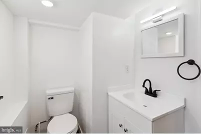 2242 S Bonsall Street, Philadelphia, PA 19145 - Photo 9