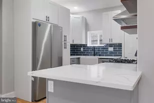 726 Mountain St, Philadelphia, PA 19148 - Photo 9