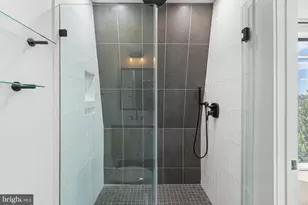 1507 Christian St, Philadelphia, PA 19146 - Photo 15