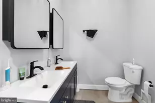 853 N 26th St, Philadelphia, PA 19130 - Photo 11