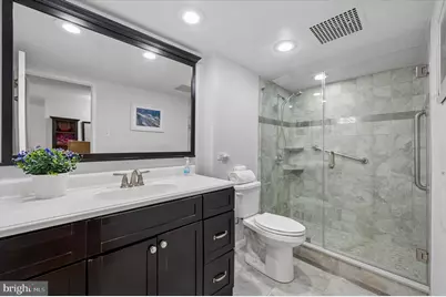 604 S Washington Square #309, Philadelphia, PA 19106 - Photo 9