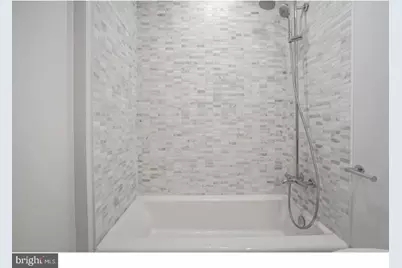 621 S 24th Street #210, Philadelphia, PA 19146 - Photo 17