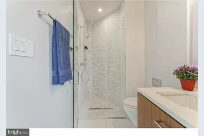 621 S 24th Street #210, Philadelphia, PA 19146 - Photo 15