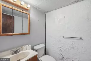 636 Arthur St, Philadelphia, PA 19111 - Photo 15