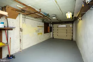6911 Oxford Ave, Philadelphia, PA 19111 - Photo 17