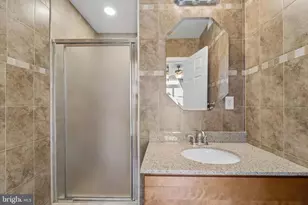 2001 Carpenter St, Philadelphia, PA 19146 - Photo 21