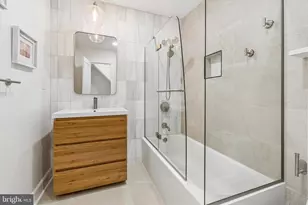 2047 Waverly St, Philadelphia, PA 19146 - Photo 13