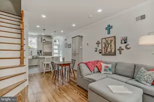 2047 Waverly St, Philadelphia, PA 19146 - Photo 3