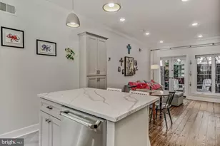 2047 Waverly St, Philadelphia, PA 19146 - Photo 7