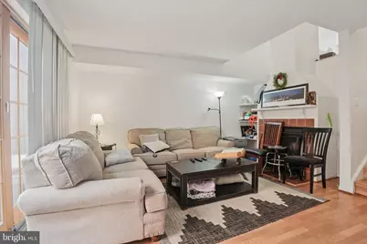 1 Queen Street #10, Philadelphia, PA 19147 - Photo 5