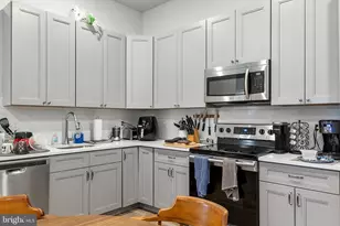 5102 Rochelle Ave, Philadelphia, PA 19128 - Photo 3