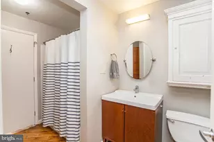 1210 Buttonwood St, Philadelphia, PA 19123 - Photo 9