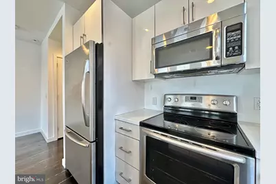 263 N 3rd Street #D, Philadelphia, PA 19106 - Photo 5