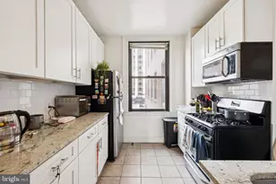 2031 Locust St, Philadelphia, PA 19103 - Photo 3