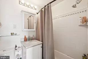 2031 Locust St, Philadelphia, PA 19103 - Photo 5