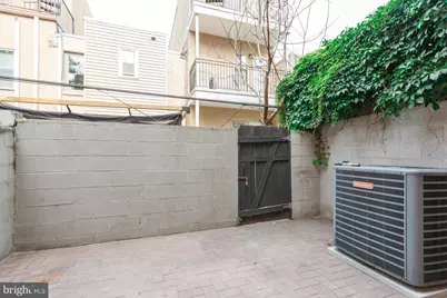 1022 S Colorado Street, Philadelphia, PA 19146 - Photo 17