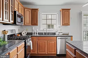 2341 Wallace St, Philadelphia, PA 19130 - Photo 17