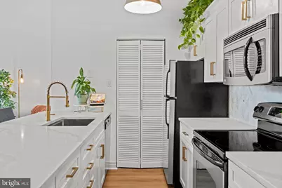 2429 Locust Street #314, Philadelphia, PA 19103 - Photo 3