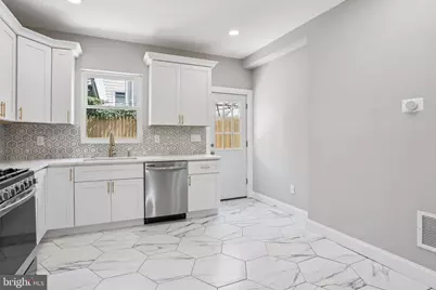 2225 N Waterloo Street, Philadelphia, PA 19133 - Photo 11