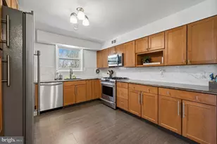 568 Domino Ln, Philadelphia, PA 19128 - Photo 5