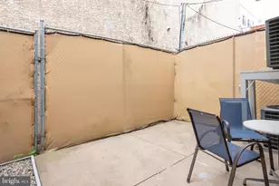 988 N 2nd St, Philadelphia, PA 19123 - Photo 5