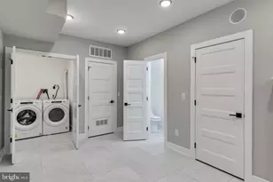 1617 Brown St, Philadelphia, PA 19130 - Photo 9