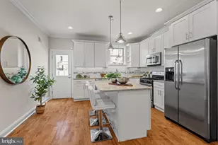 2039 E Hazzard St, Philadelphia, PA 19125 - Photo 9