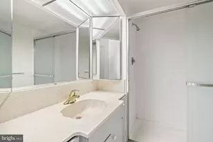 1326 Spruce St, Philadelphia, PA 19107 - Photo 17