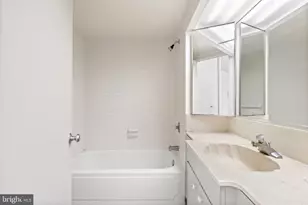 1326 Spruce St, Philadelphia, PA 19107 - Photo 11