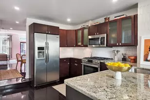 2437 Carpenter St, Philadelphia, PA 19146 - Photo 13