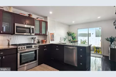 2437 Carpenter Street, Philadelphia, PA 19146 - Photo 15