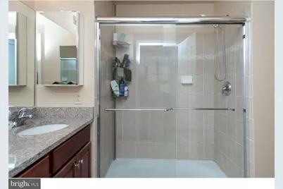 113 N Bread Street #3D2, Philadelphia, PA 19106 - Photo 11