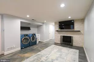 3161 S Sydenham St, Philadelphia, PA 19145 - Photo 19