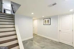 3161 S Sydenham St, Philadelphia, PA 19145 - Photo 25