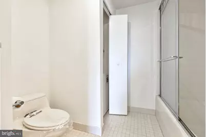 202 W Rittenhouse Square #1705, Philadelphia, PA 19103 - Photo 17