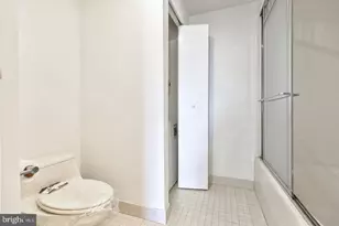 202 W Rittenhouse Square, Philadelphia, PA 19103 - Photo 17