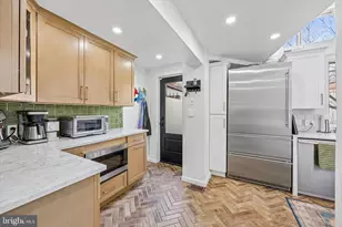 318 S American St, Philadelphia, PA 19106 - Photo 13