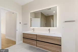 2440 E Harold St, Philadelphia, PA 19125 - Photo 11