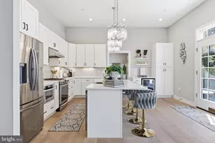 547 Walnut Ln, Philadelphia, PA 19128 - Photo 3