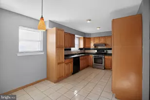 9860 Bonner St, Philadelphia, PA 19115 - Photo 7