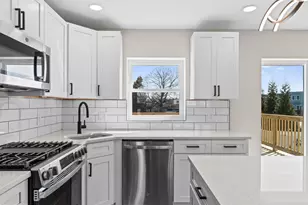 12217 Sweet Briar Rd, Philadelphia, PA 19154 - Photo 9