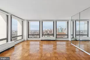 220 Locust St, Philadelphia, PA 19106 - Photo 3