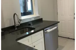 2315 Pierce St, Philadelphia, PA 19145 - Photo 7