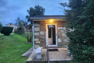 220 County Line Rd, Philadelphia, PA 19116 - Photo 3