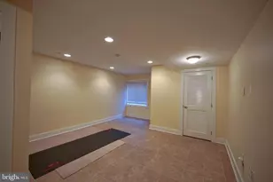 908 N Front St, Philadelphia, PA 19123 - Photo 33