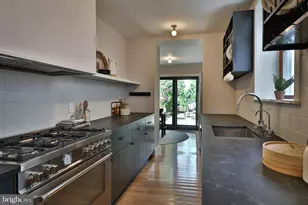 2805 Poplar St, Philadelphia, PA 19130 - Photo 11